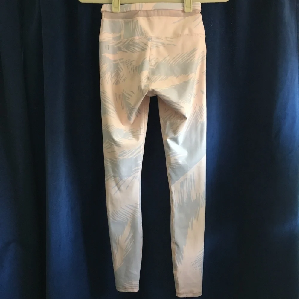 Fabletics | Tropical Print Yoga Pants - Picture 3 of 7